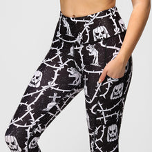  Barbed Wire Capri